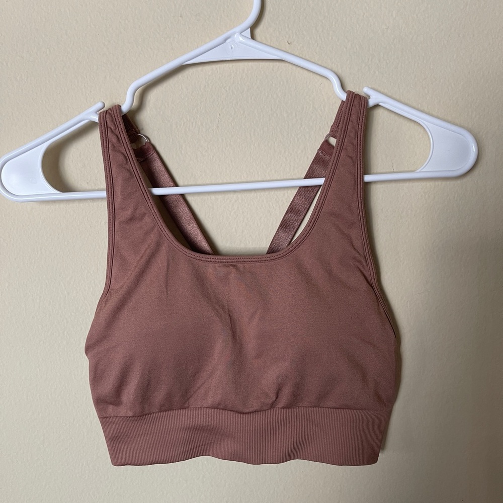 Fabletics dusty rose medium impact sports bra size small